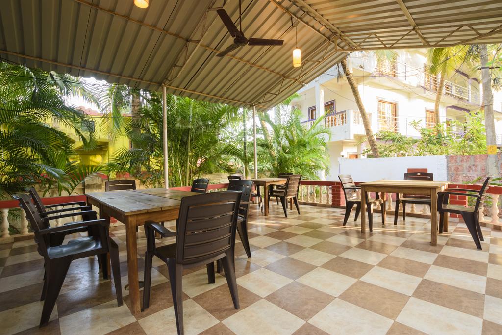 White Feather Guest House Calangute Restaurant