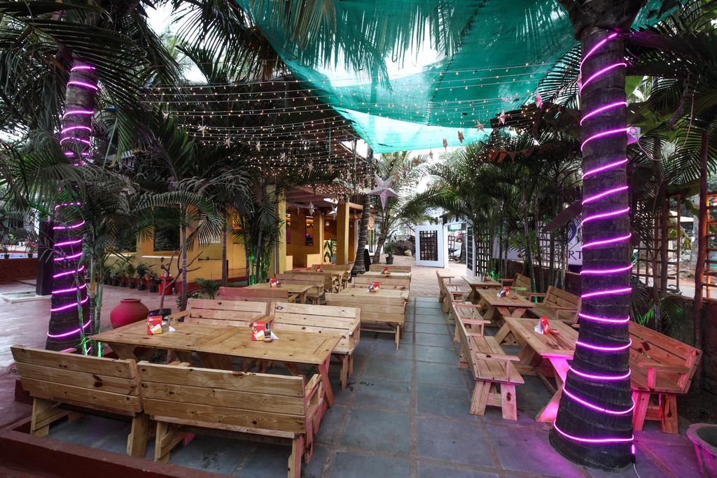 Ashwem Beach Resort Calangute Restaurant